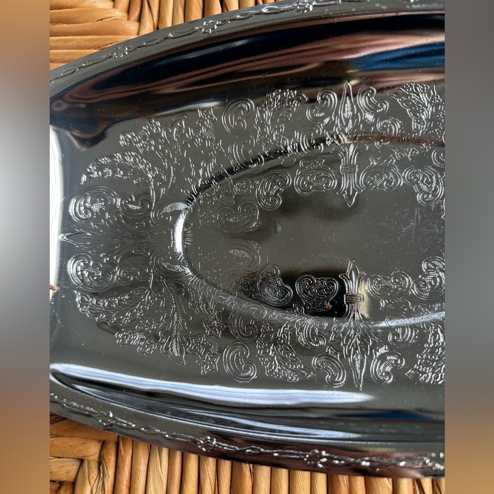 Vintage Etched Embossed Silver-Plated Aluminium Bread Tray Floral Grape Pattern - Picture 4 of 8